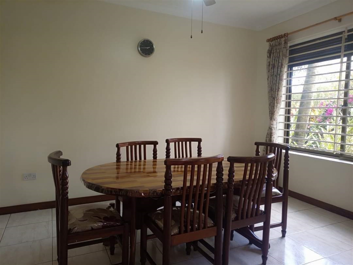 Duplex for rent in Mutungo Kampala