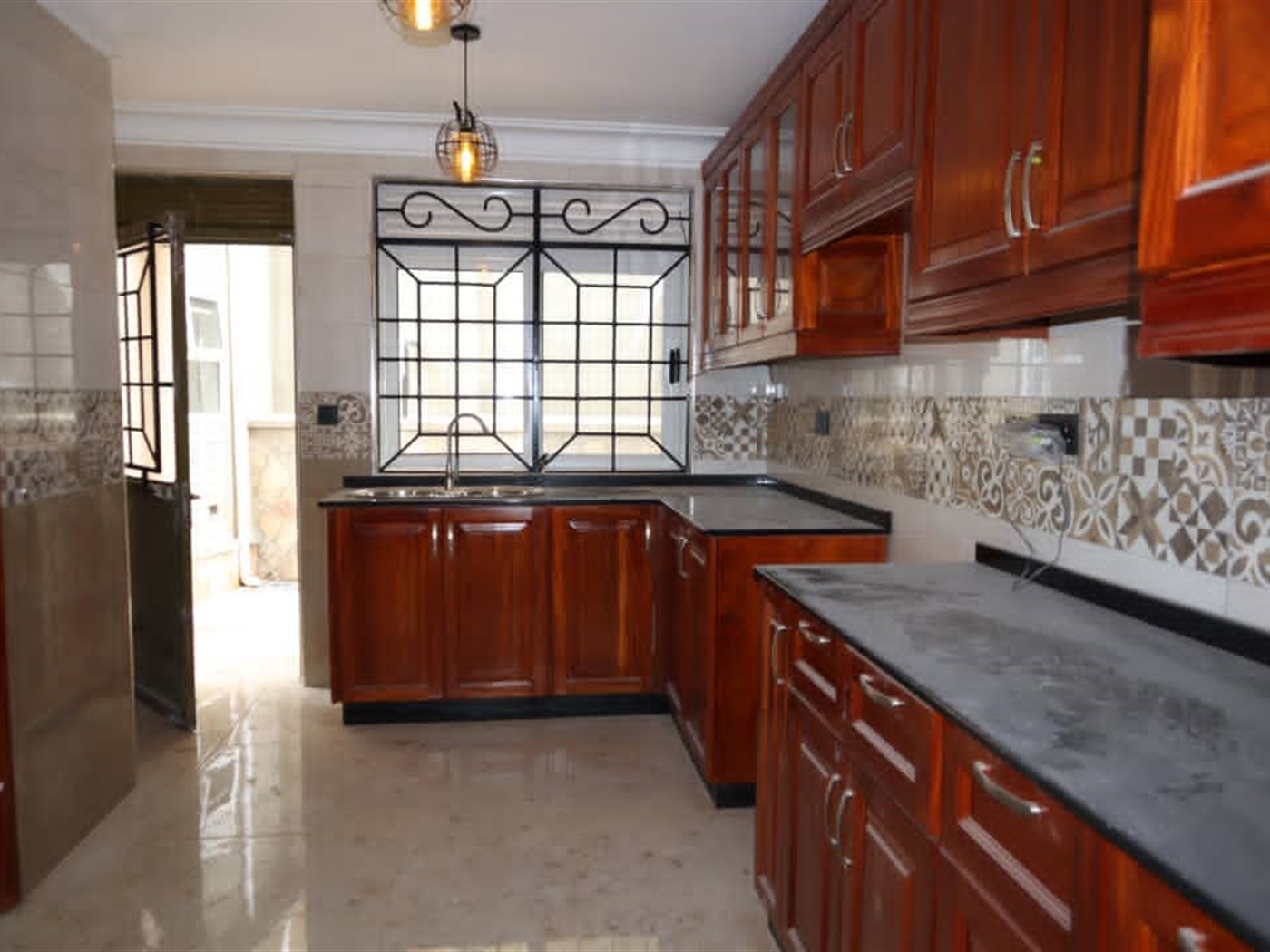 Villa for rent in Muyenga Kampala