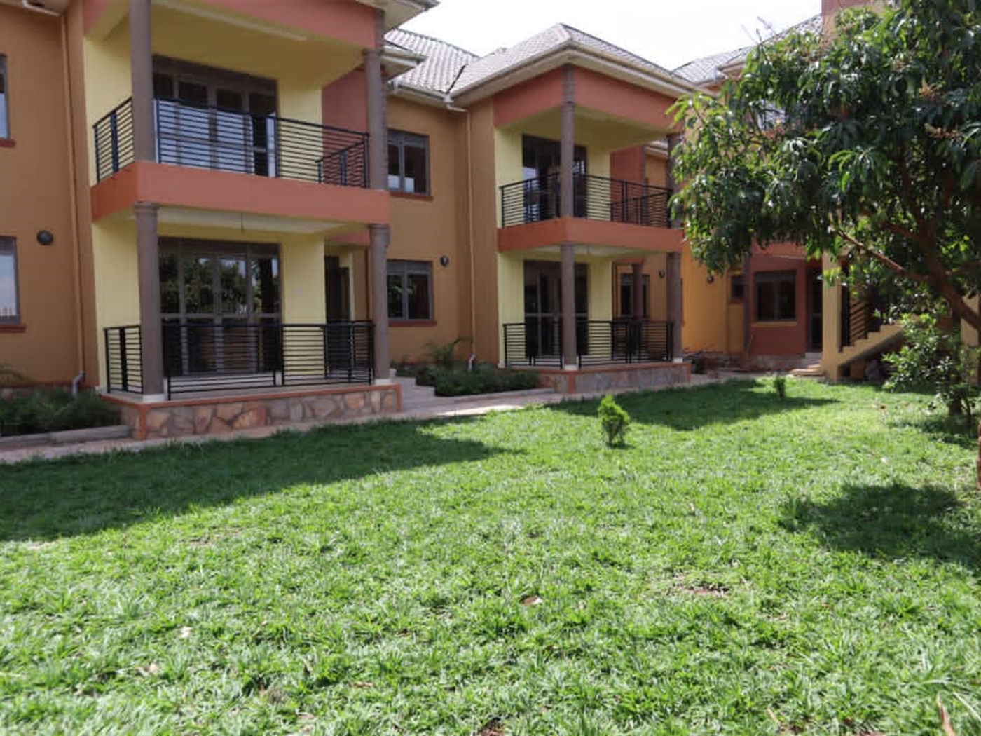 Town House for rent in Kansanga Kampala