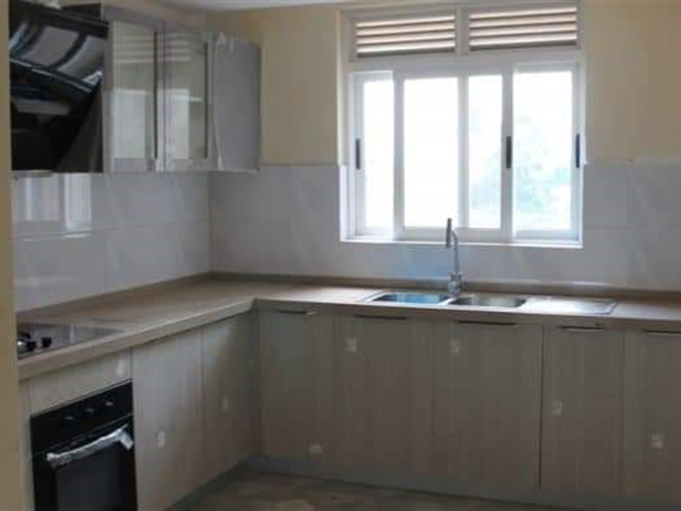 Storeyed house for rent in Mbuya Kampala