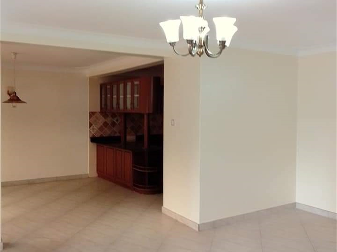 Storeyed house for rent in Bugoloobi Kampala