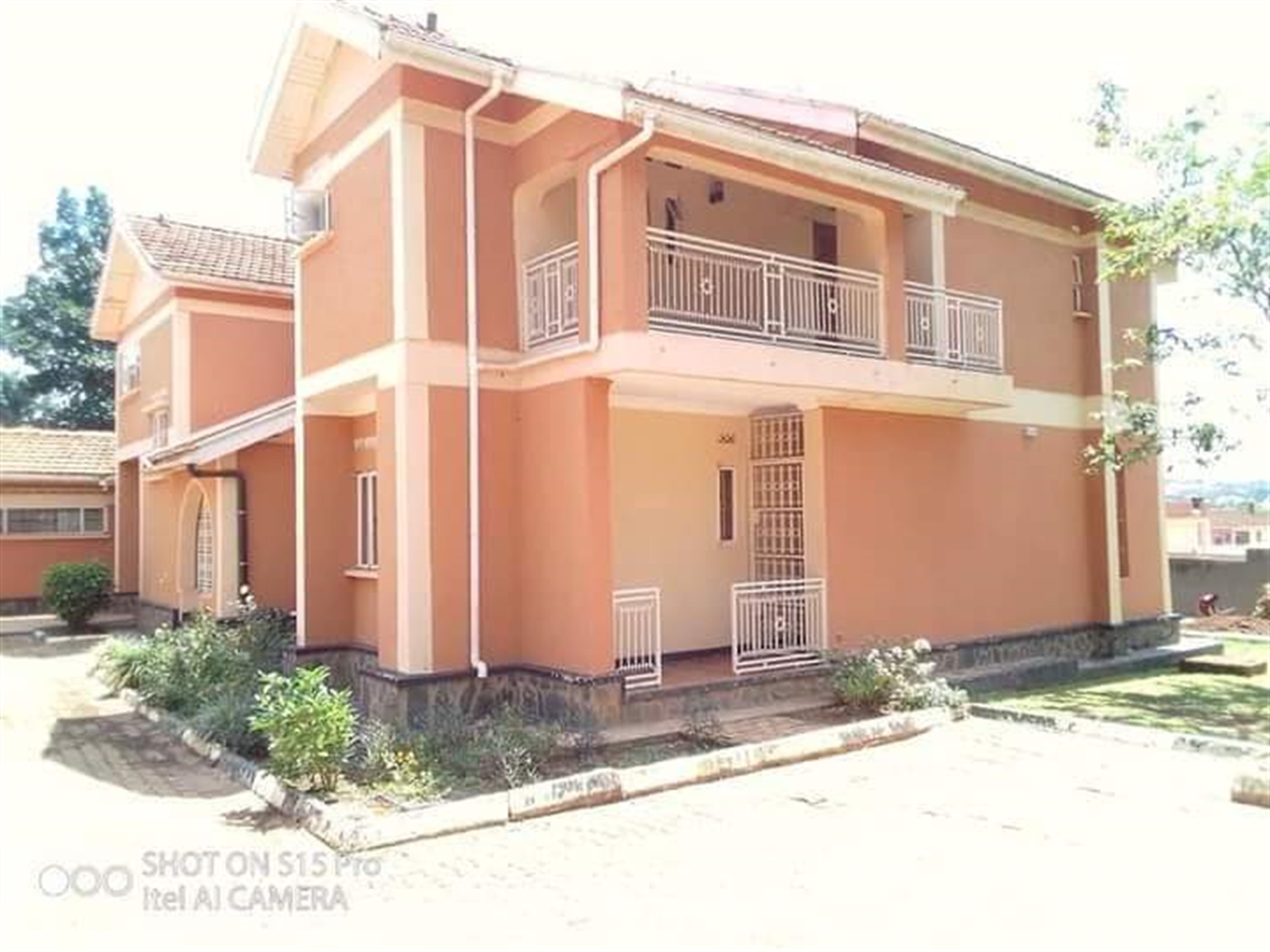 Storeyed house for rent in Bugoloobi Kampala