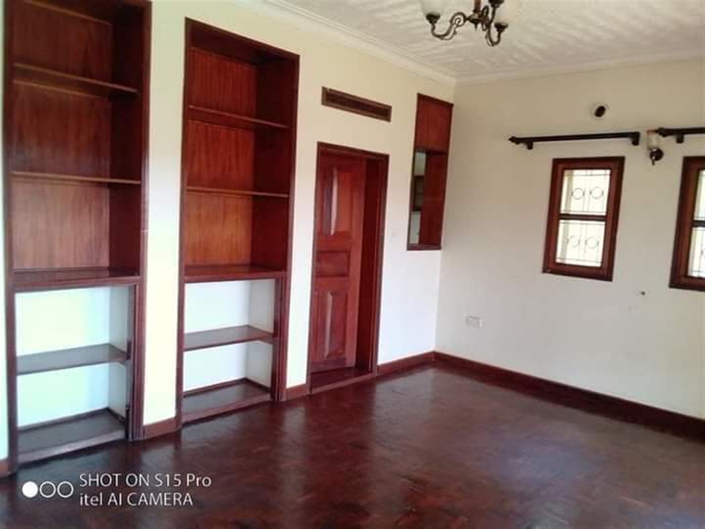 Storeyed house for rent in Bugoloobi Kampala