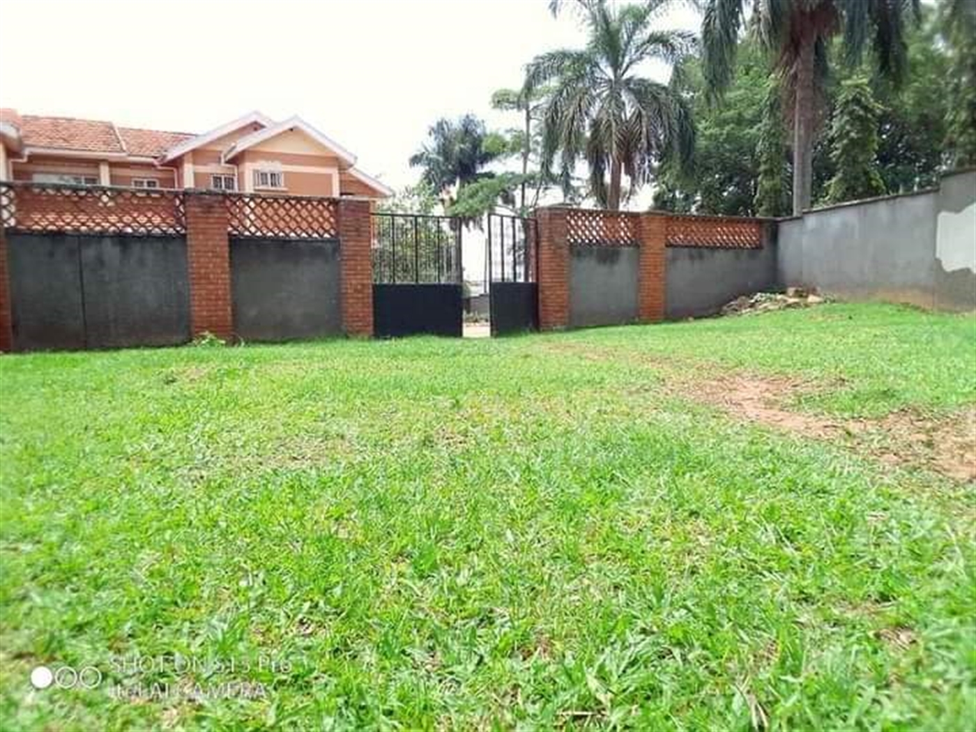 Storeyed house for rent in Bugoloobi Kampala