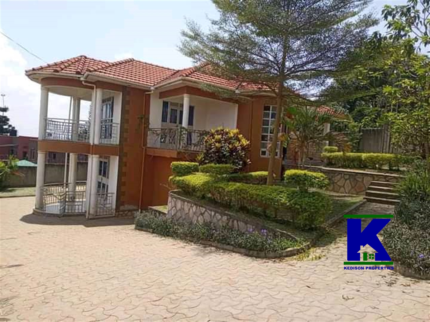 Storeyed house for rent in Mutungo Kampala