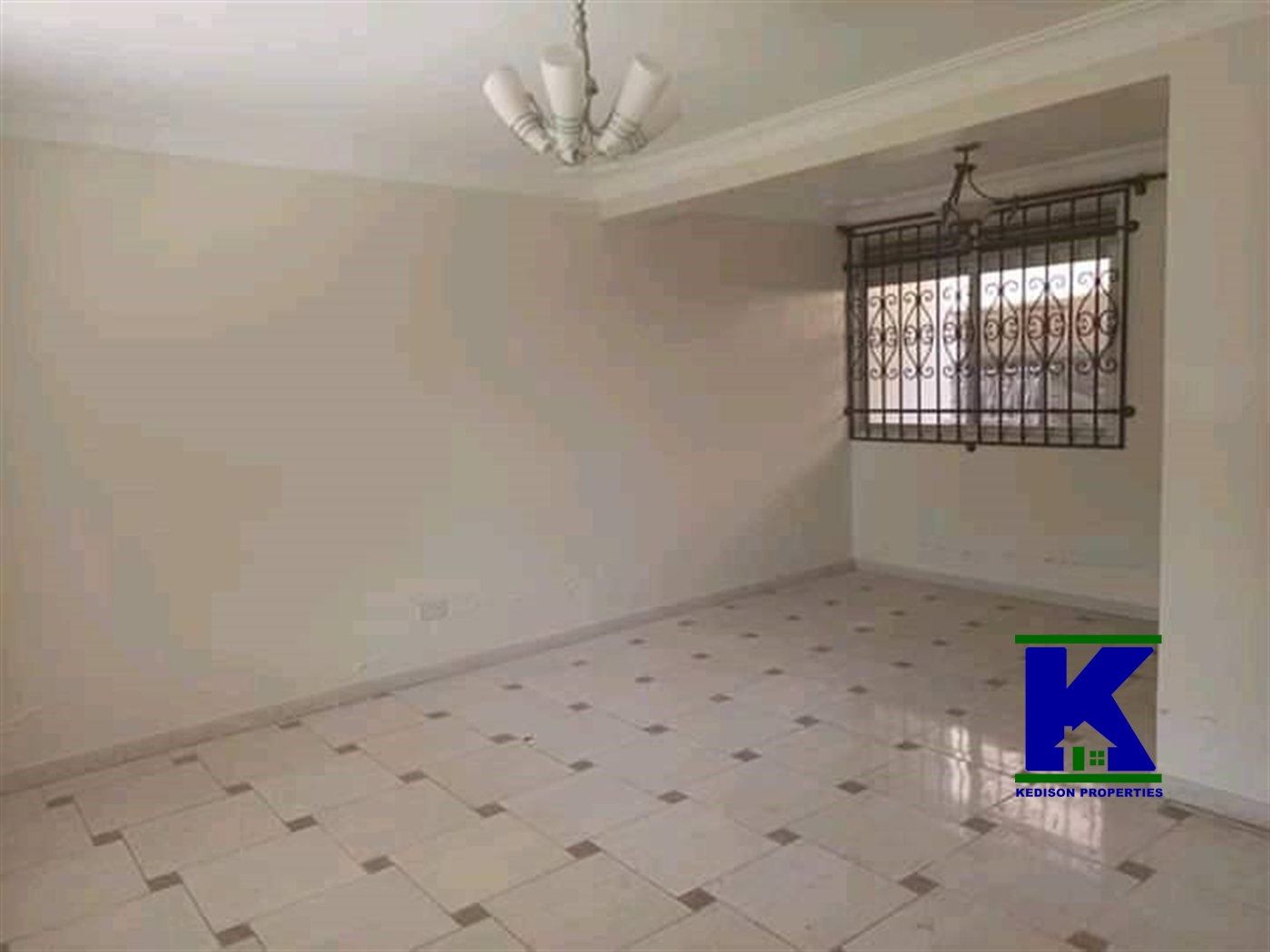 Duplex for rent in Mutungo Kampala