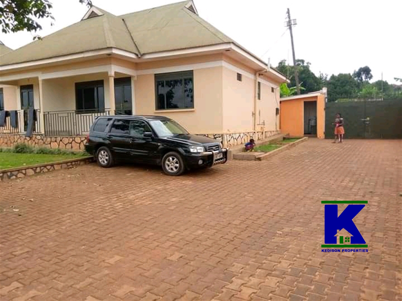 Semi Detached for rent in Kulambilo Kampala