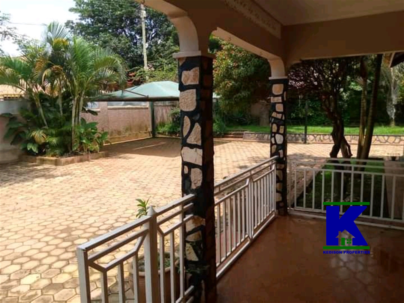 Bungalow for rent in Kisaasi Kampala