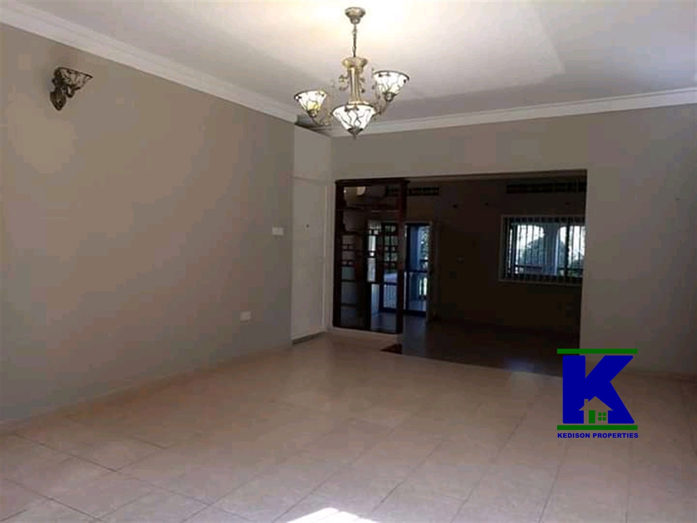 Bungalow for sale in Bugoloobi Kampala