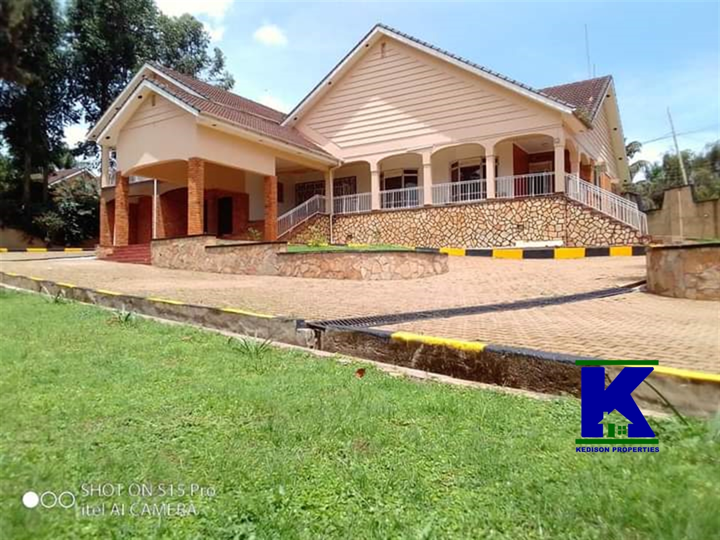 Bungalow for rent in Naguru Kampala