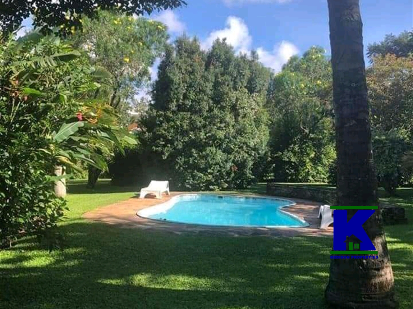 Villa for rent in Mutungo Kampala