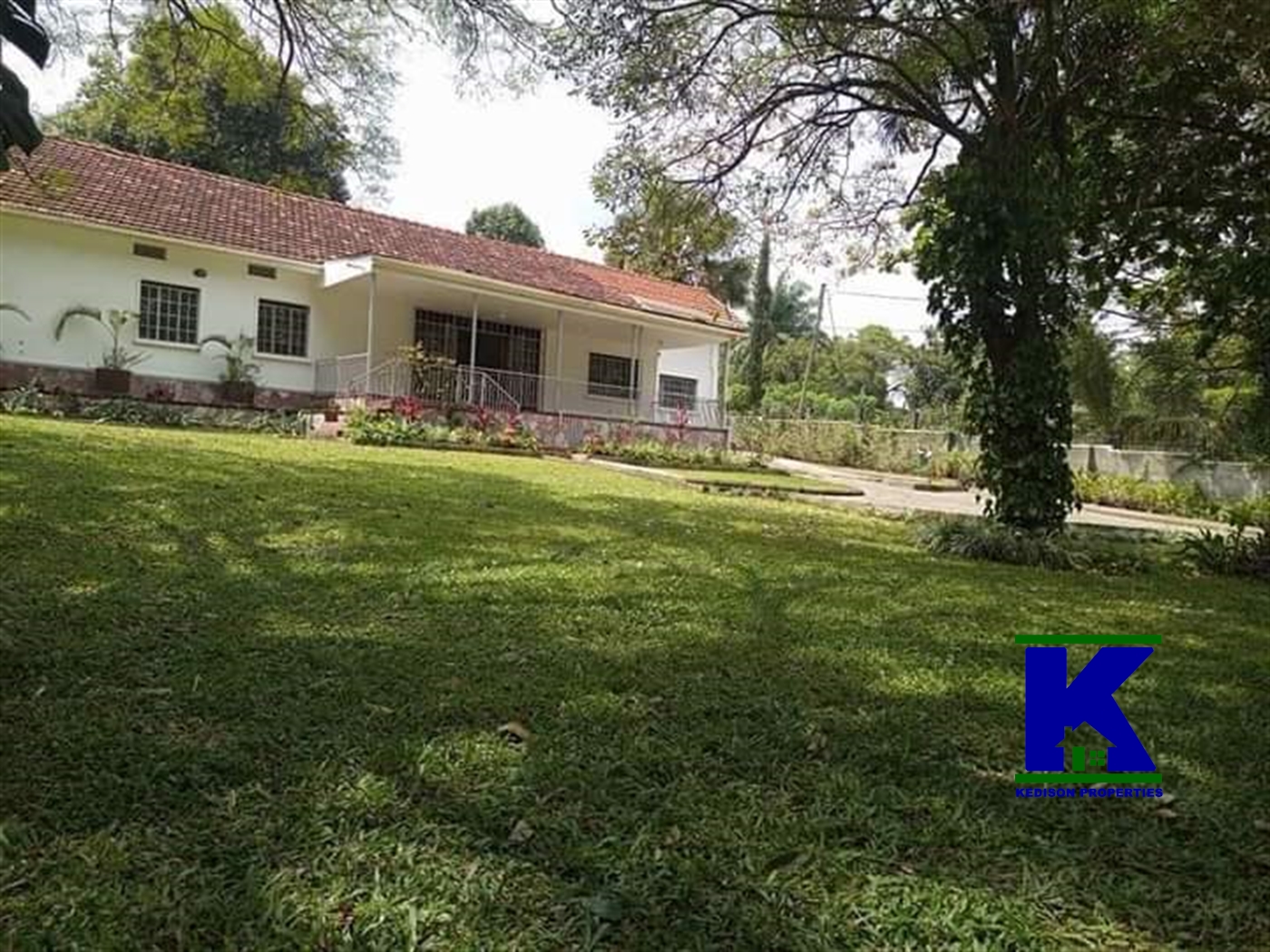 Bungalow for sale in Muyenga Kampala