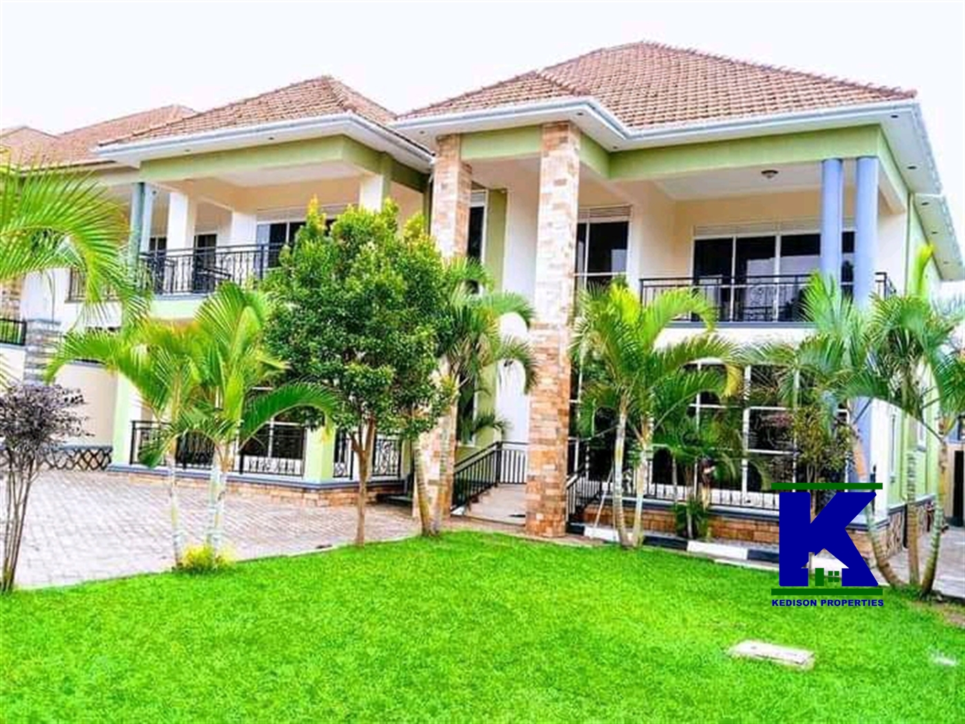 Storeyed house for sale in Kira Wakiso