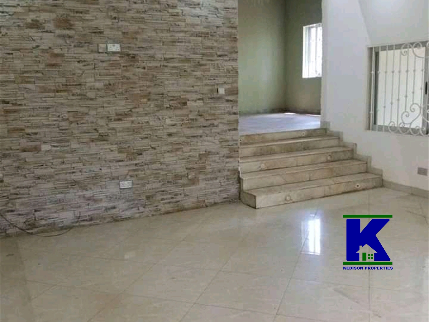 Bungalow for rent in Bugoloobi Kampala