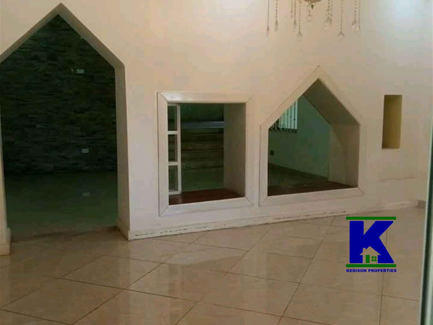 Bungalow for rent in Bugoloobi Kampala