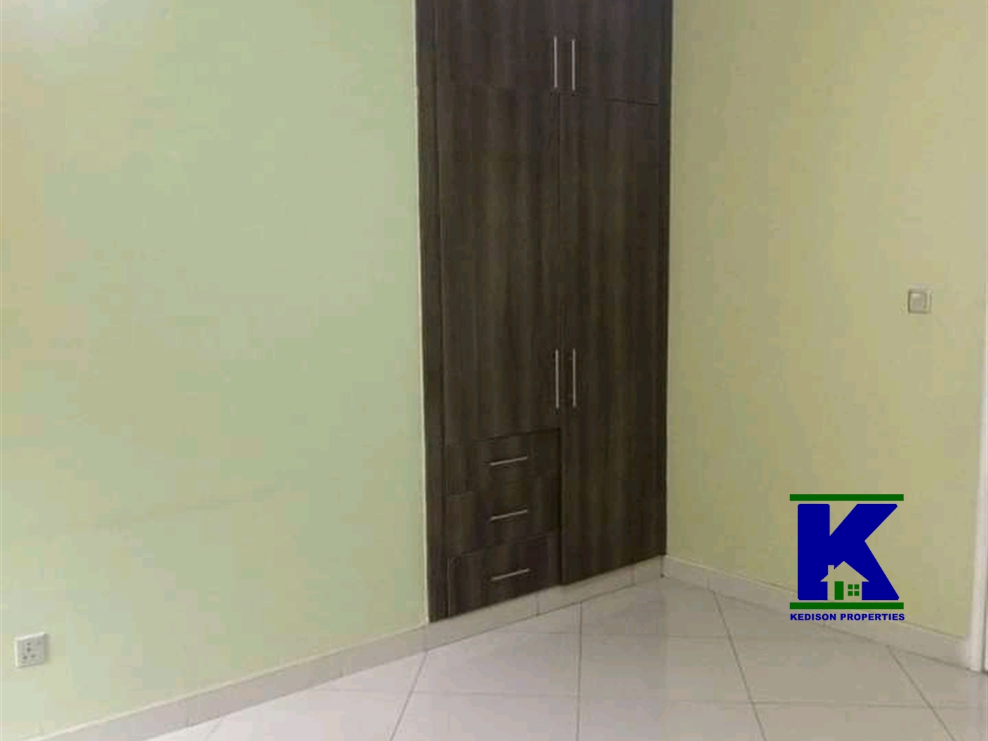 Bungalow for rent in Bugoloobi Kampala