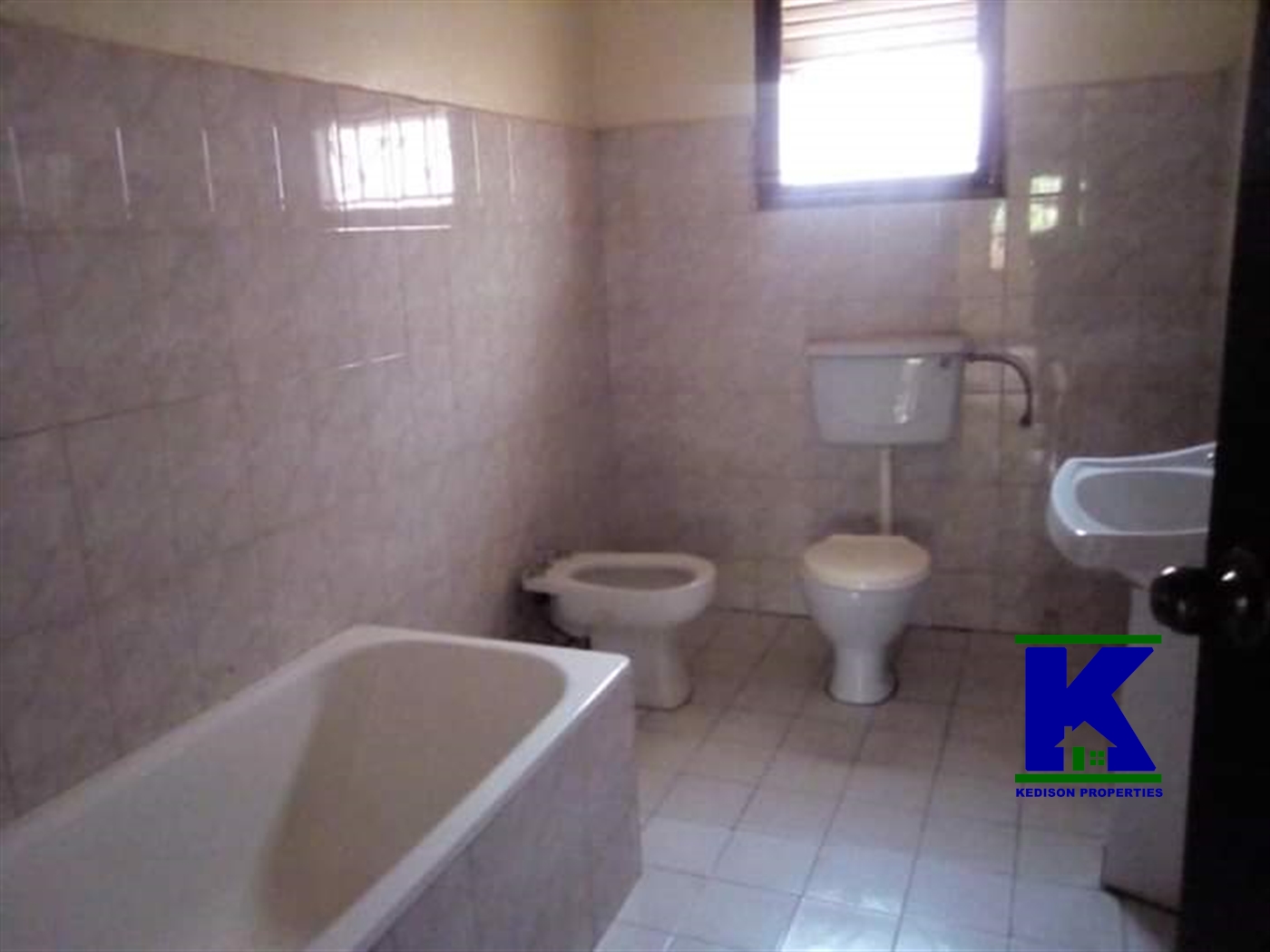 Bungalow for rent in Bukoto Kampala