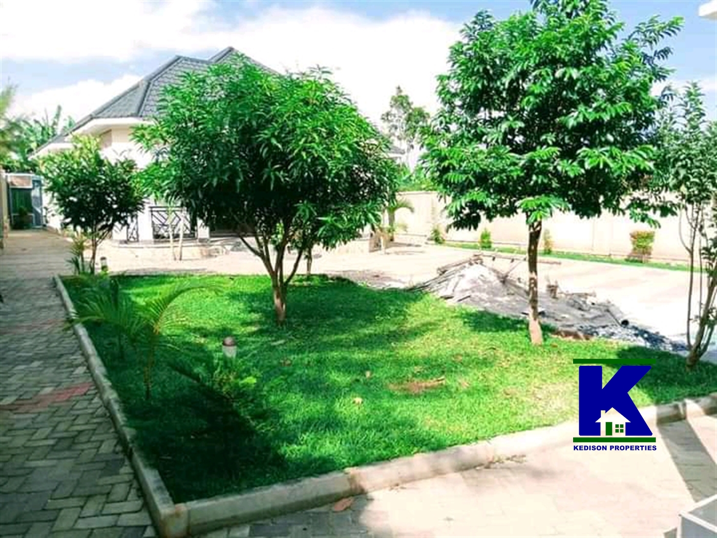 Bungalow for sale in Kilowooza Mukono