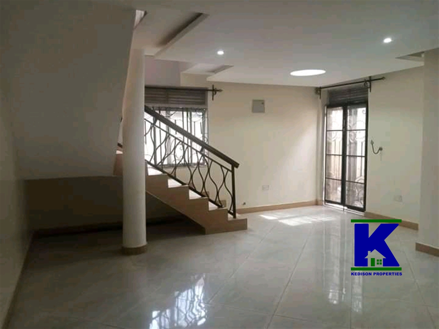 Duplex for rent in Mutungo Kampala