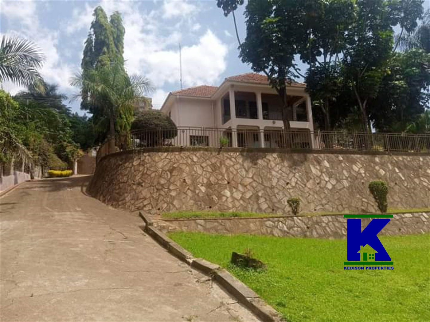 Mansion for rent in Naguru Kampala