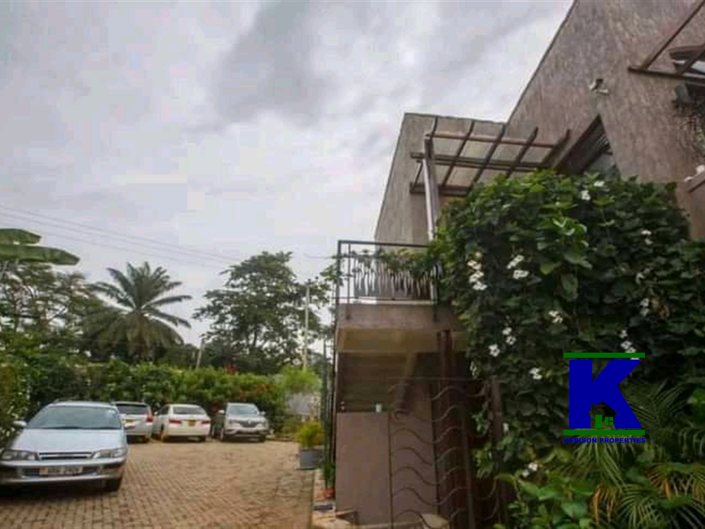 Villa for sale in Mutungo Kampala