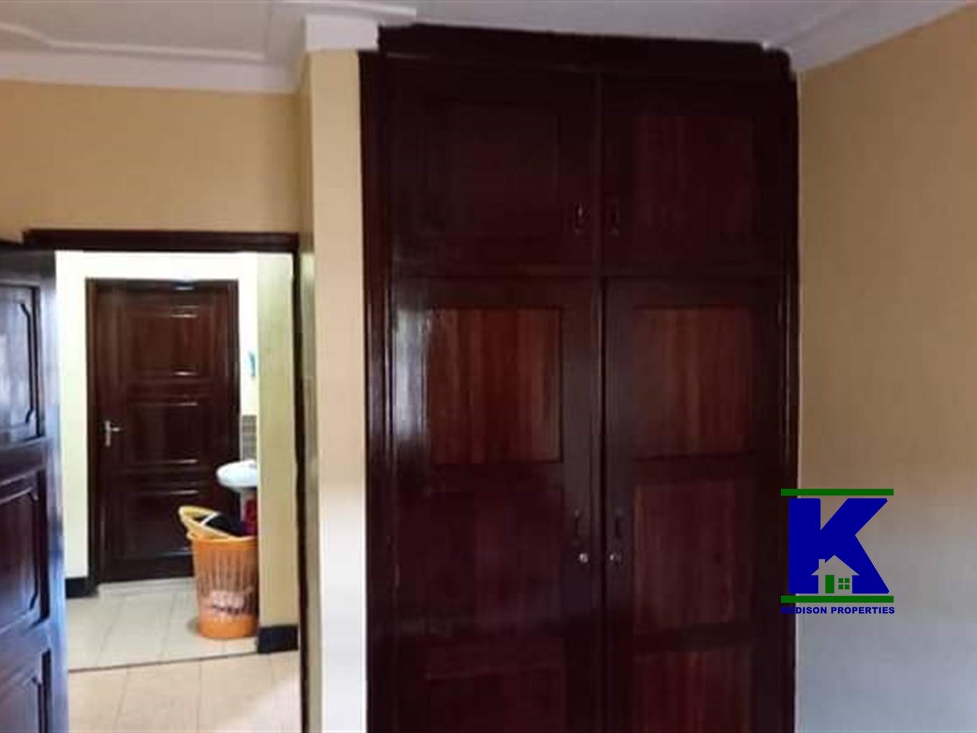 Bungalow for rent in Mutungo Kampala