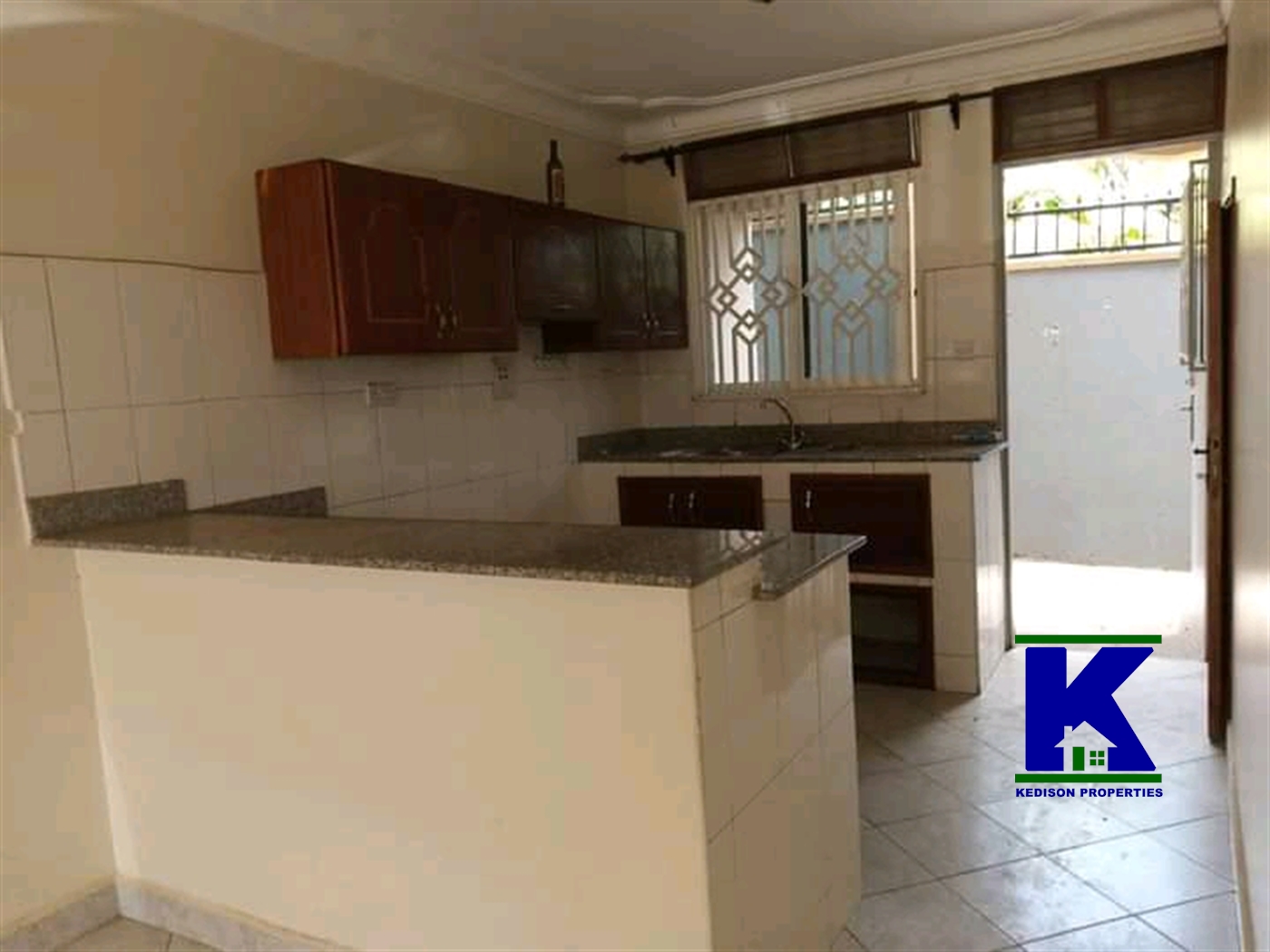 Duplex for rent in Mbalwa Kampala