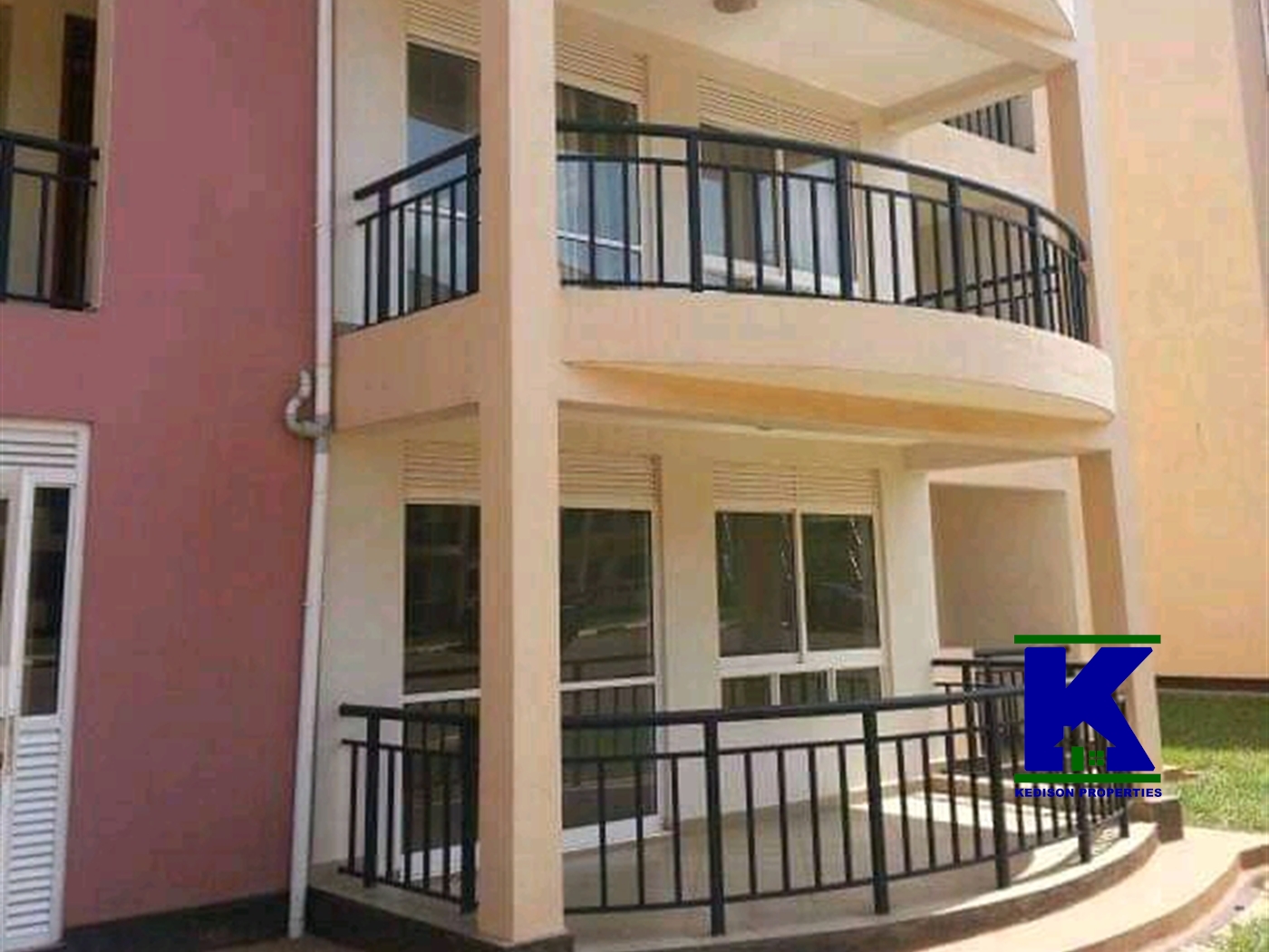 Apartment for sale in Bugoloobi Kampala