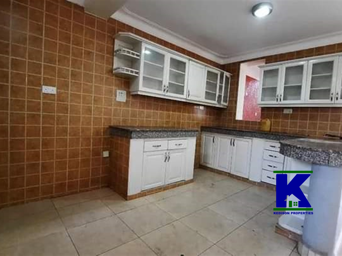 Duplex for rent in Bukoto Kampala