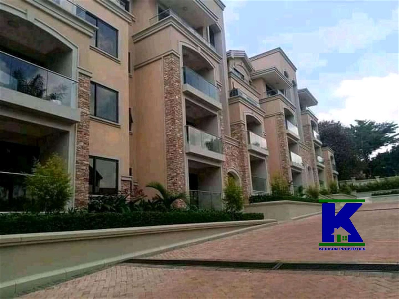 Apartment for sale in Bugoloobi Kampala