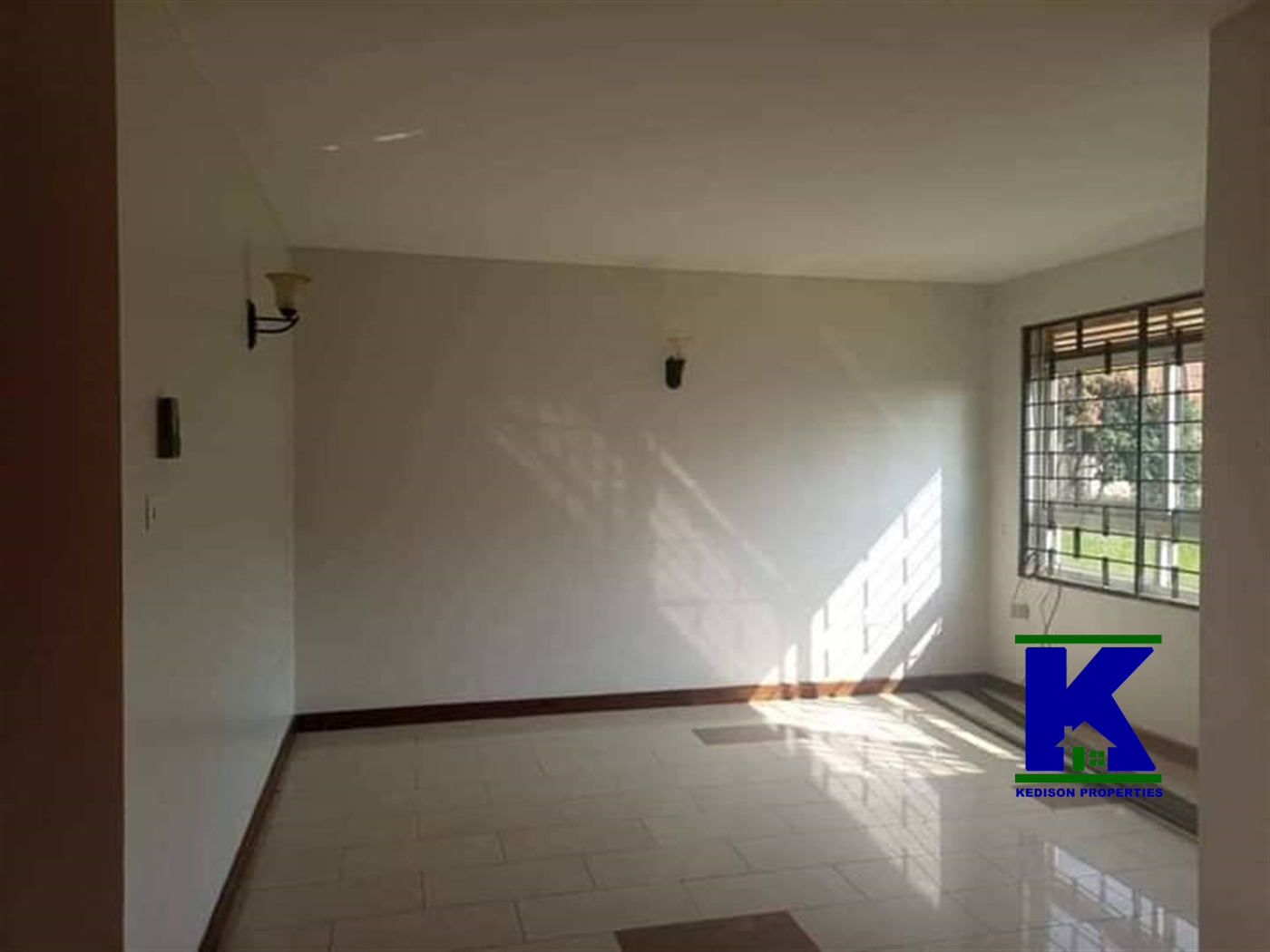 Duplex for rent in Mutungo Kampala