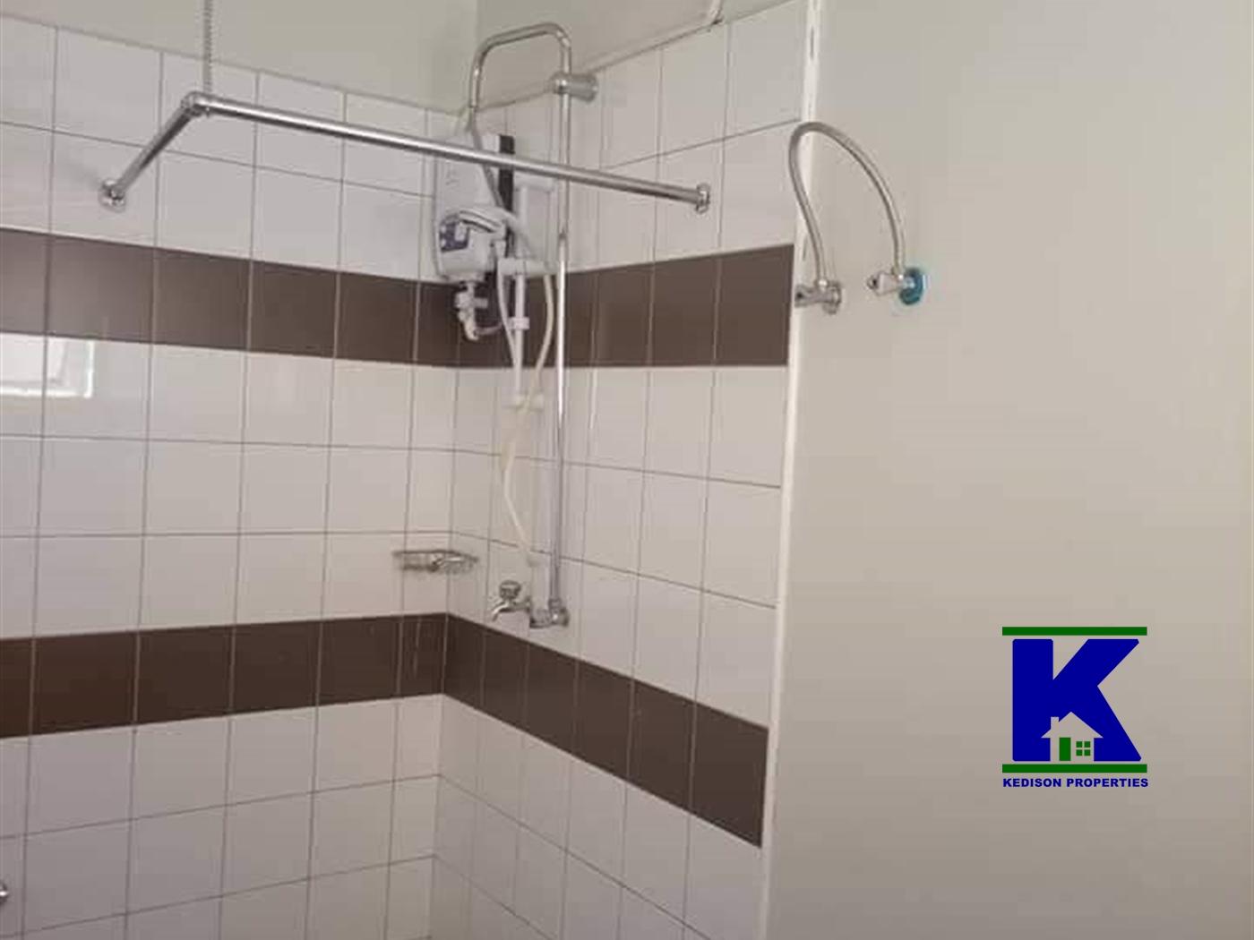 Duplex for rent in Mutungo Kampala