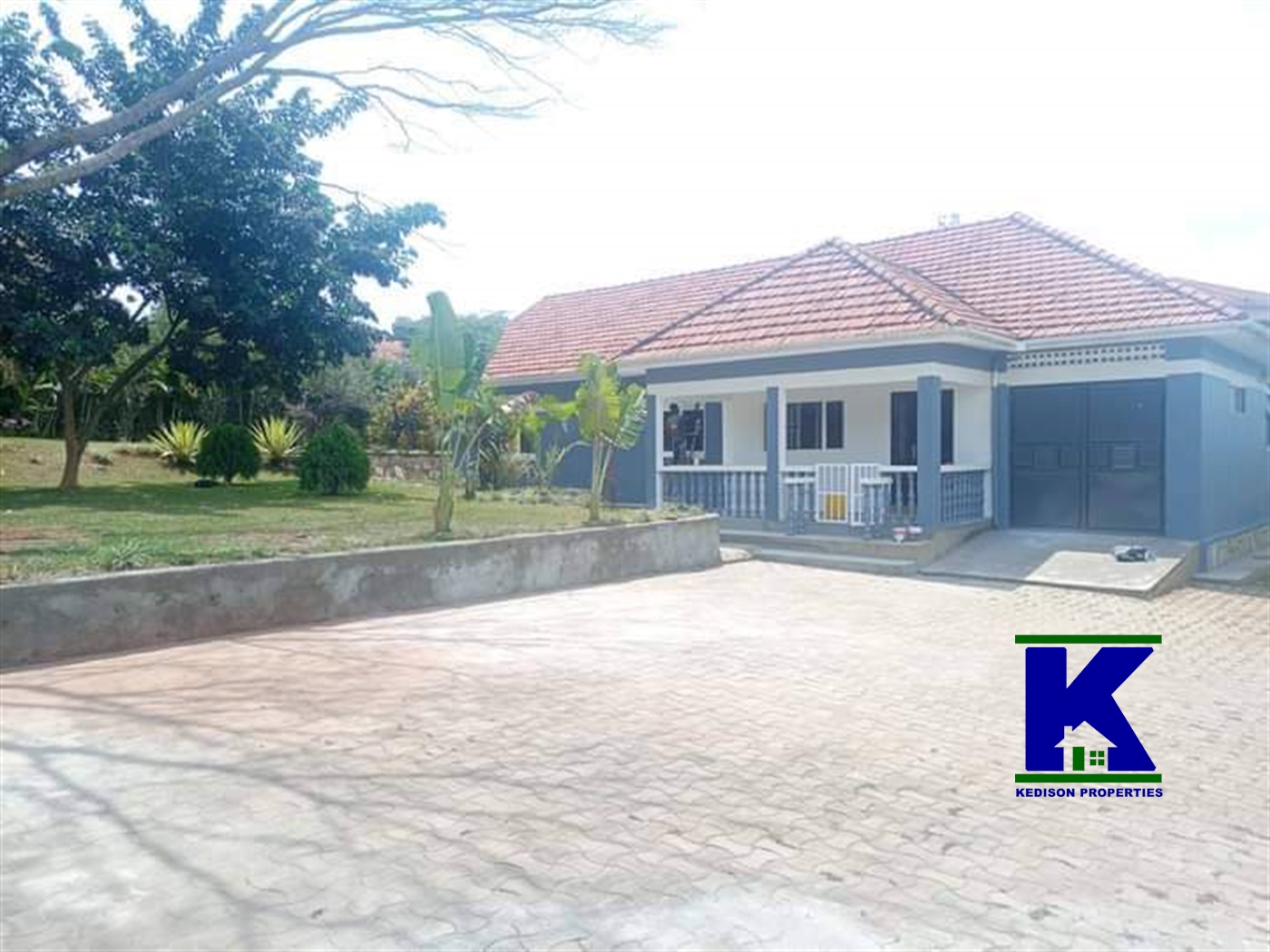 Bungalow for rent in Mutungo Kampala