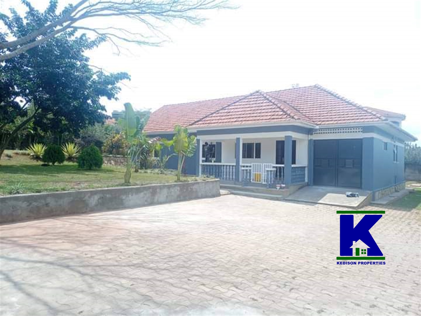 Bungalow for rent in Mutungo Kampala