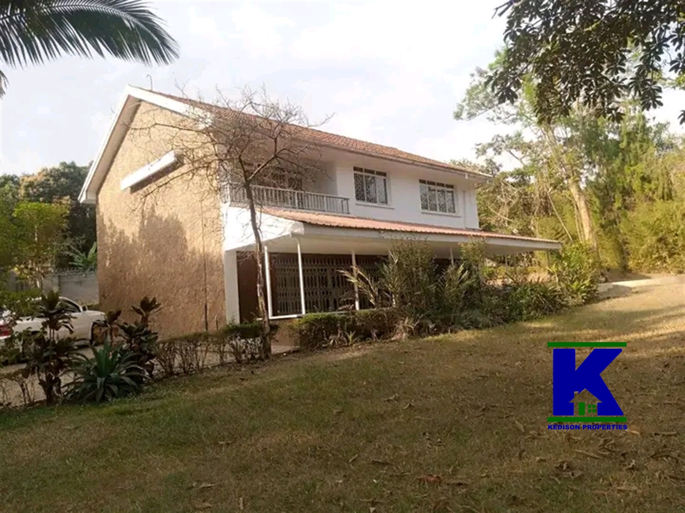 Storeyed house for rent in Bugoloobi Kampala