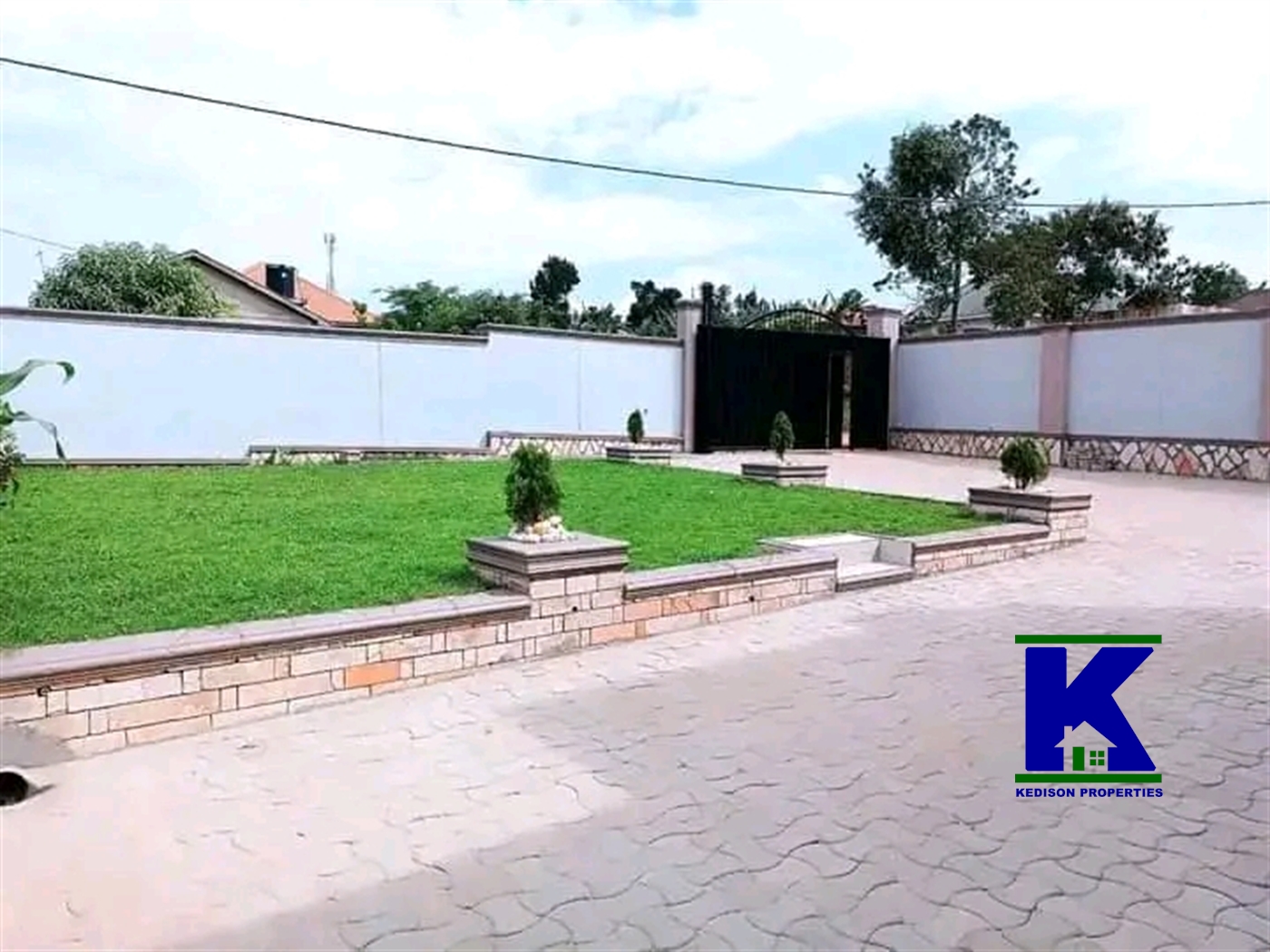 Bungalow for sale in Kira Wakiso