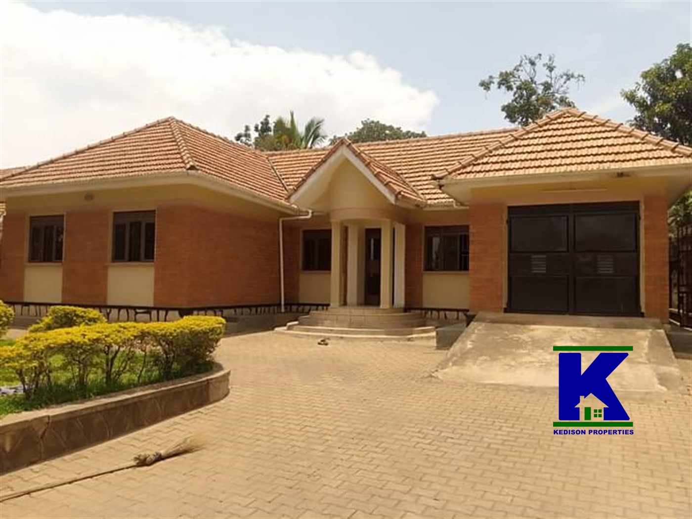 Bungalow for sale in Kirinya Wakiso