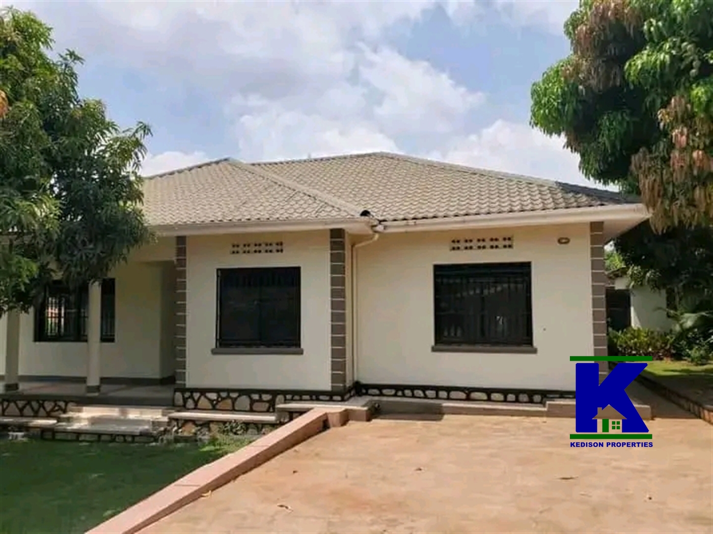 Bungalow for rent in Muyenga Kampala