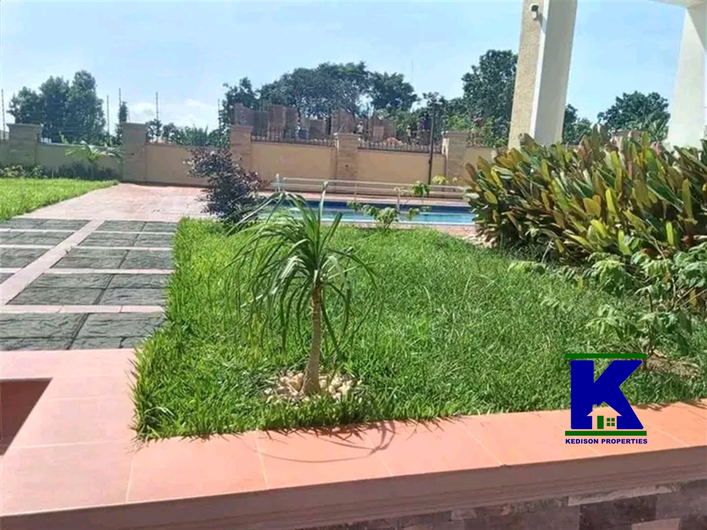 Mansion for sale in Munyonyo Kampala