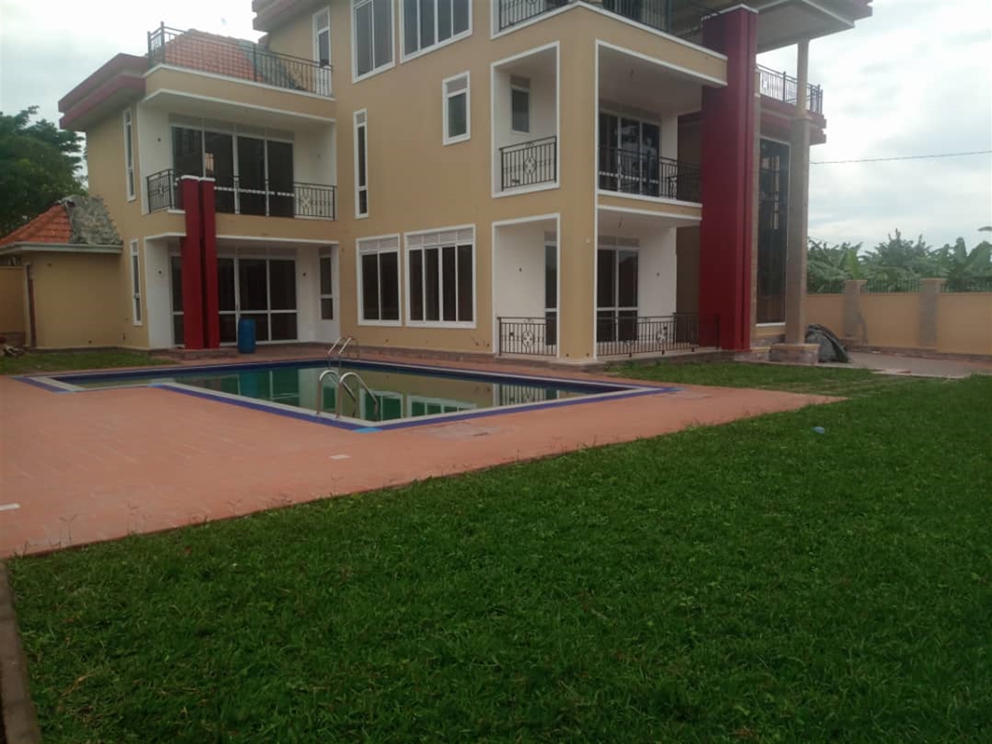 Storeyed house for sale in Munyonyo Kampala