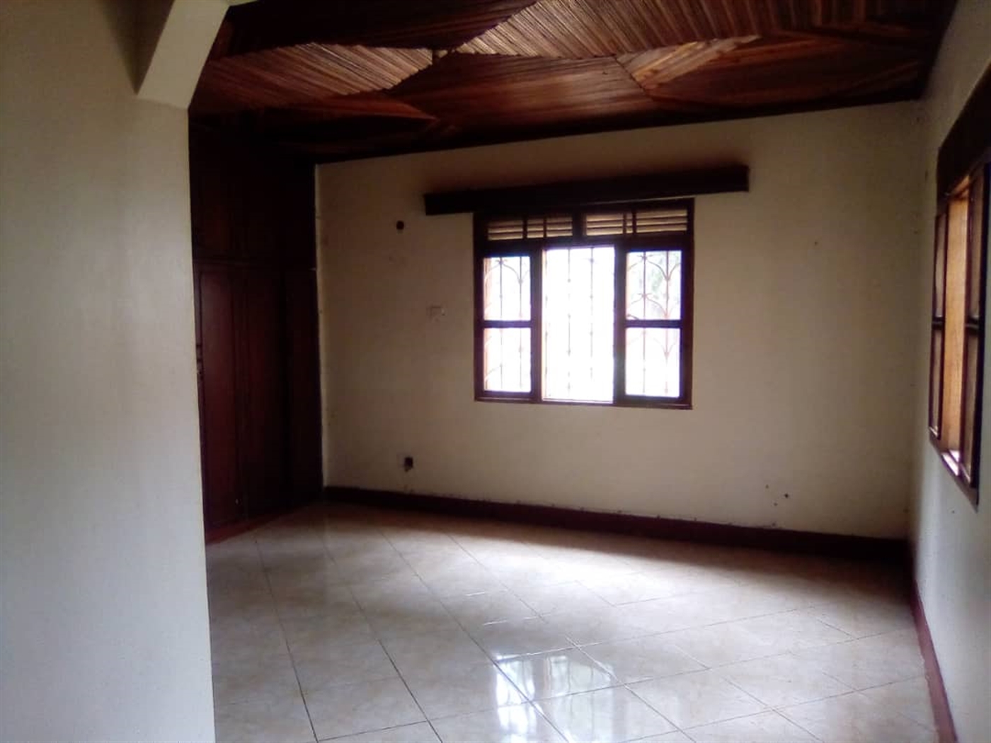 Bungalow for rent in Bukoto Kampala