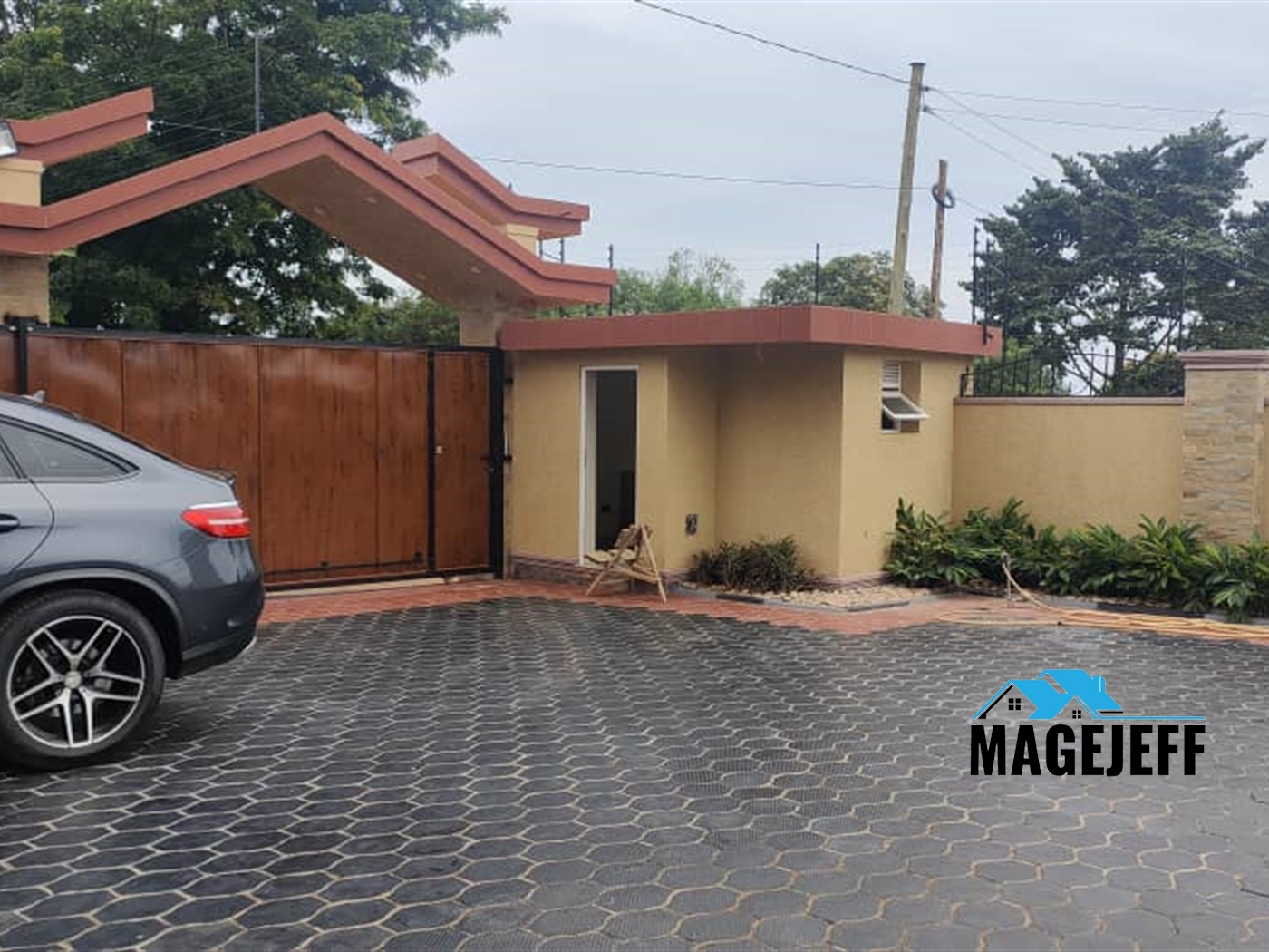 Storeyed house for sale in Munyonyo Kampala