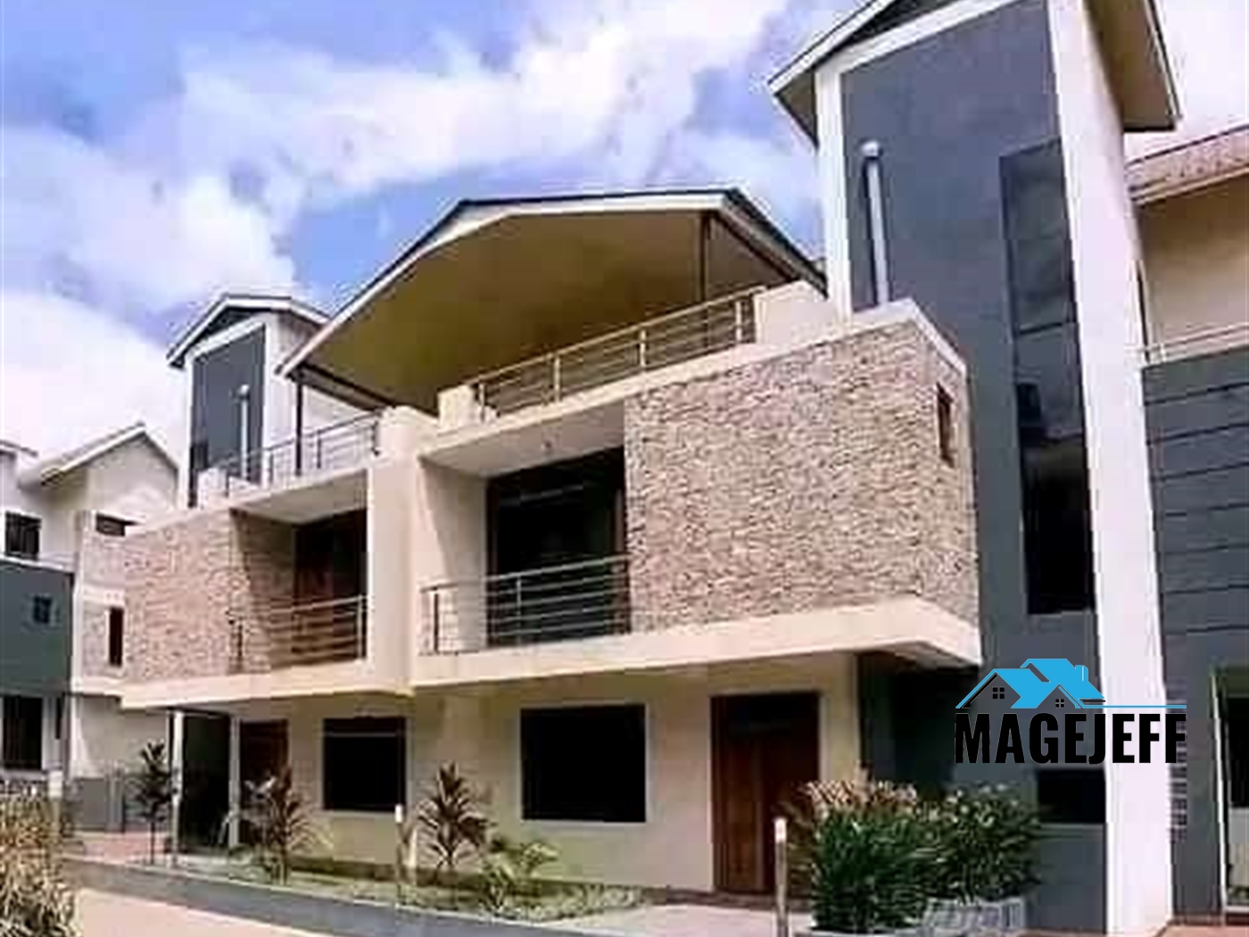 Villa for sale in Bulogoloobi Kampala