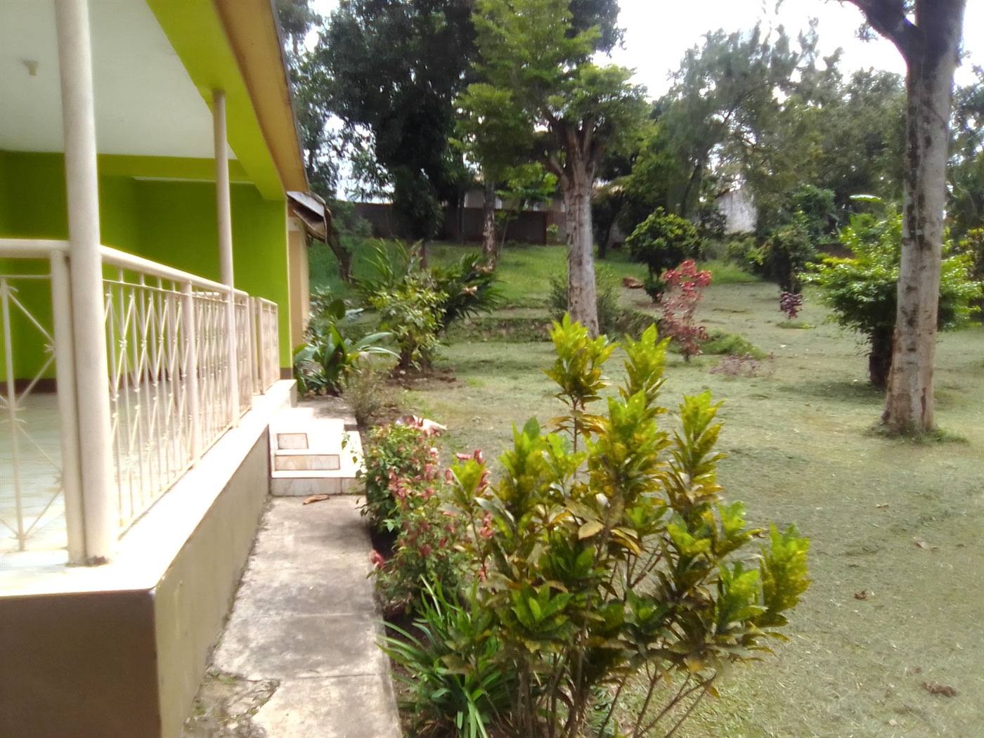 Bungalow for sale in Seniorquarter Mbaale