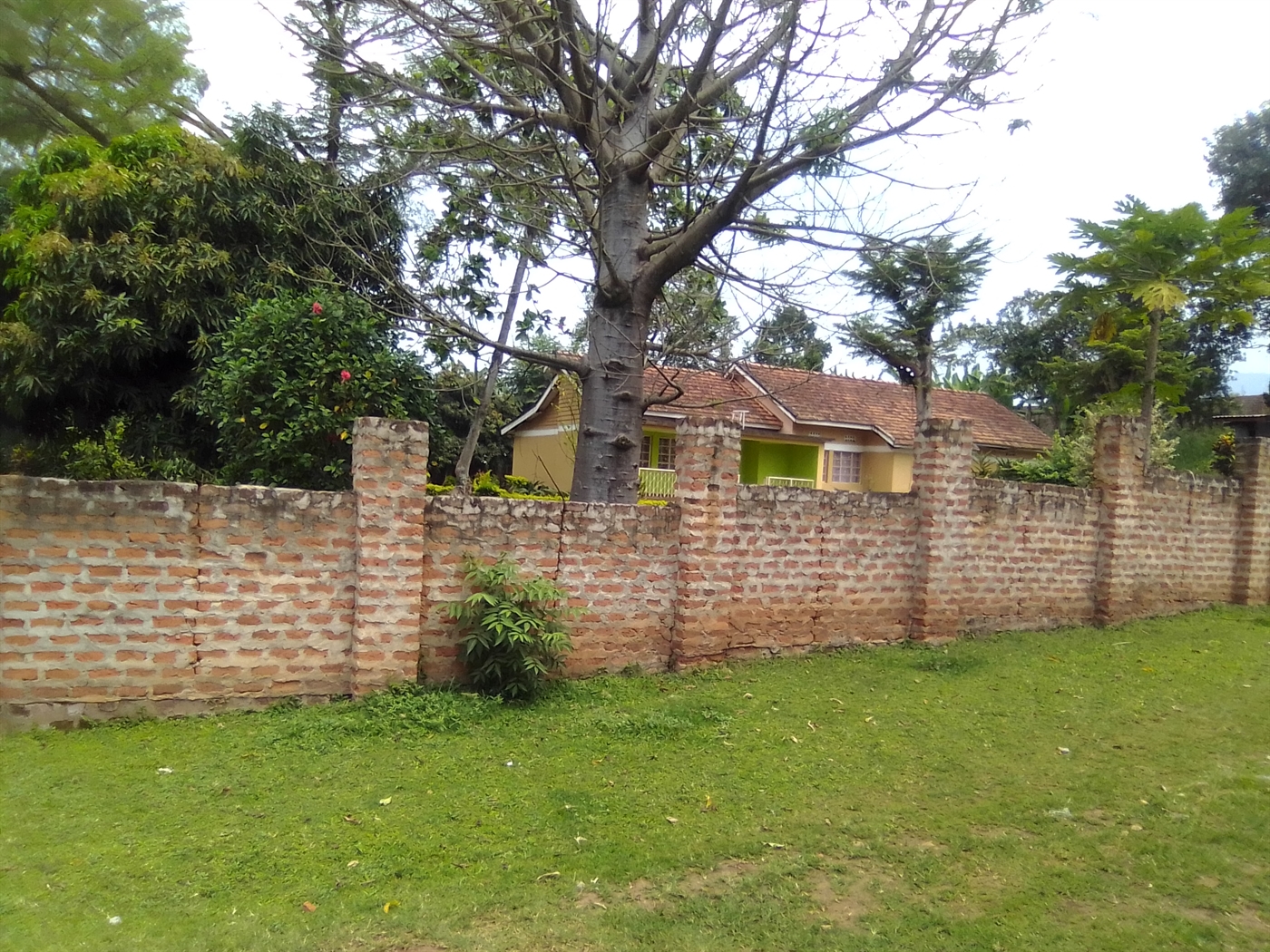 Bungalow for sale in Seniorquarter Mbaale