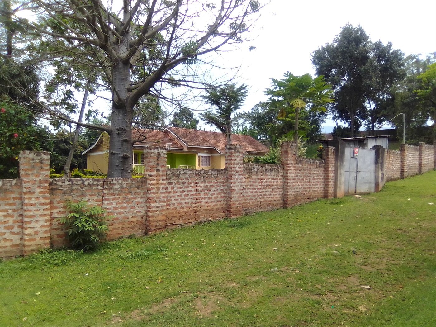 Bungalow for sale in Seniorquarter Mbaale