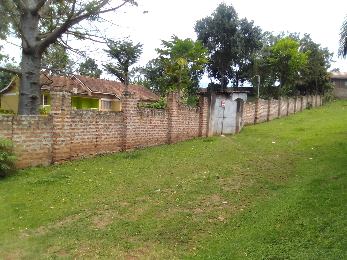 Bungalow for sale in Seniorquarter Mbaale