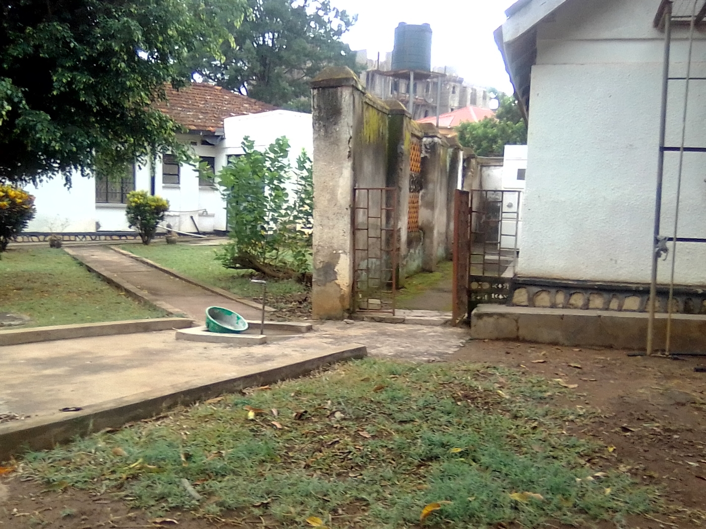 Bungalow for rent in Seniorquarter Mbaale