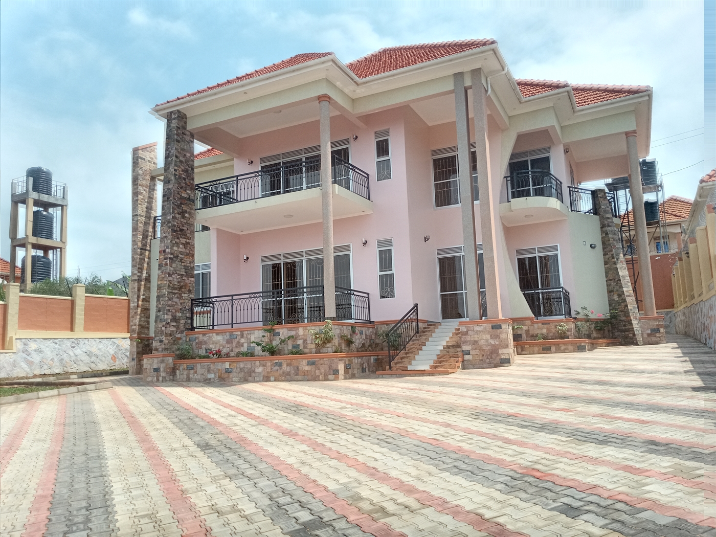 Mansion for sale in Bwebajja Wakiso