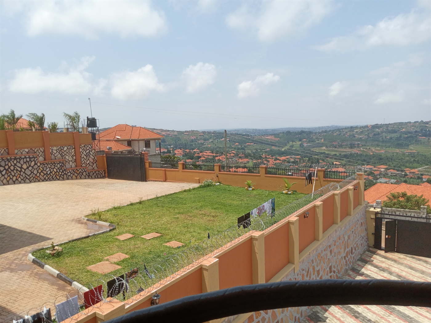 Mansion for sale in Bwebajja Wakiso